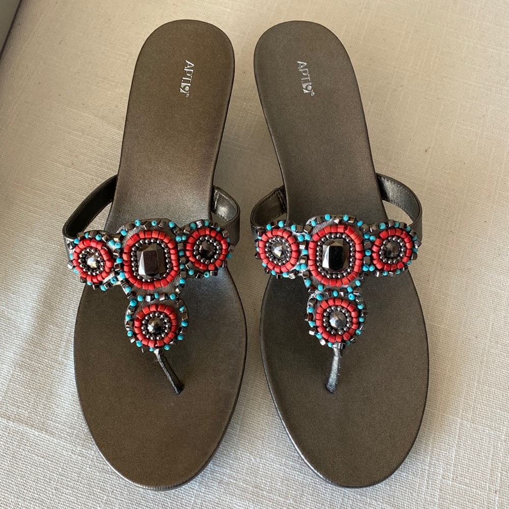 3 / $15 🎁 Apt 9 Beaded Sandals Size 9 NWT in box 2 1/2” heel